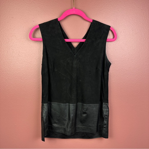 Vince Tops - Vince size 2 leather and suede v-neck sleeveless blouse in black silk lining